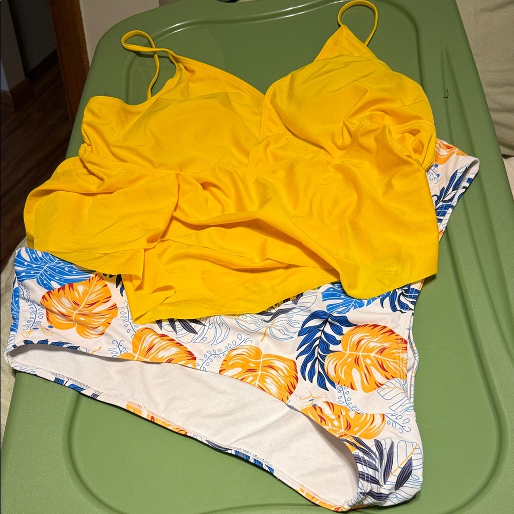 Yellow Floral Women's Sleepwear Set